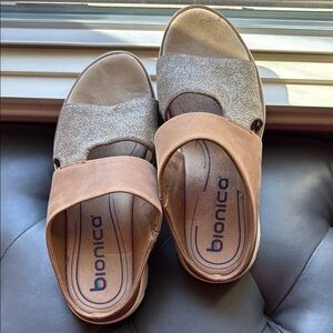 Bionica Tan and Gray Open-Toe Sandals Size 8